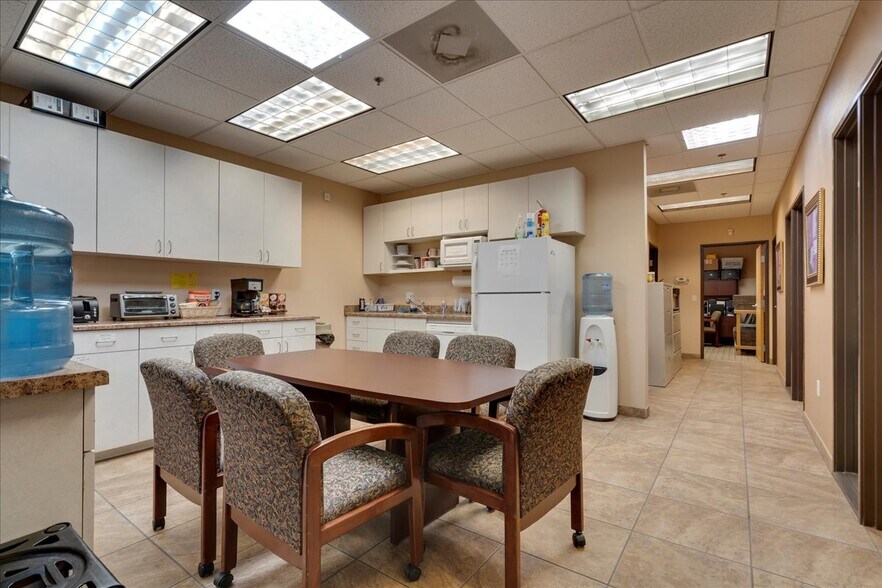 5505 W Chandler Blvd, Chandler, AZ à vendre - Photo intérieure – Image 2 sur 34
