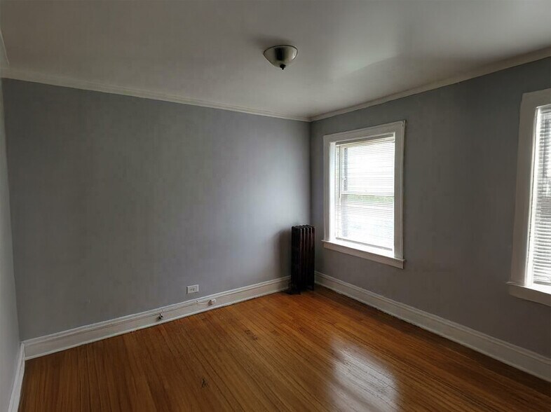 1653 E 85th Pl, Chicago, IL à vendre - Photo de l’immeuble – Image 3 sur 5