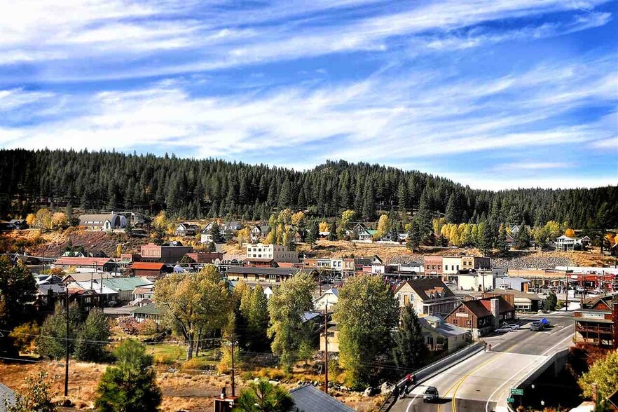 Rue Hilltop, Truckee, CA à vendre - Aérien – Image 1 sur 9
