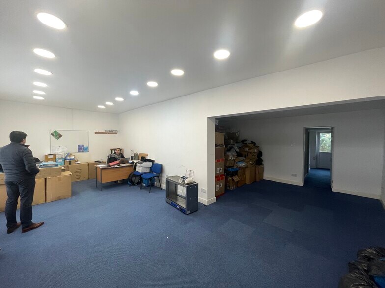 10 Upper Normacot Rd, Stoke On Trent à louer - Photo de l’immeuble – Image 3 sur 6