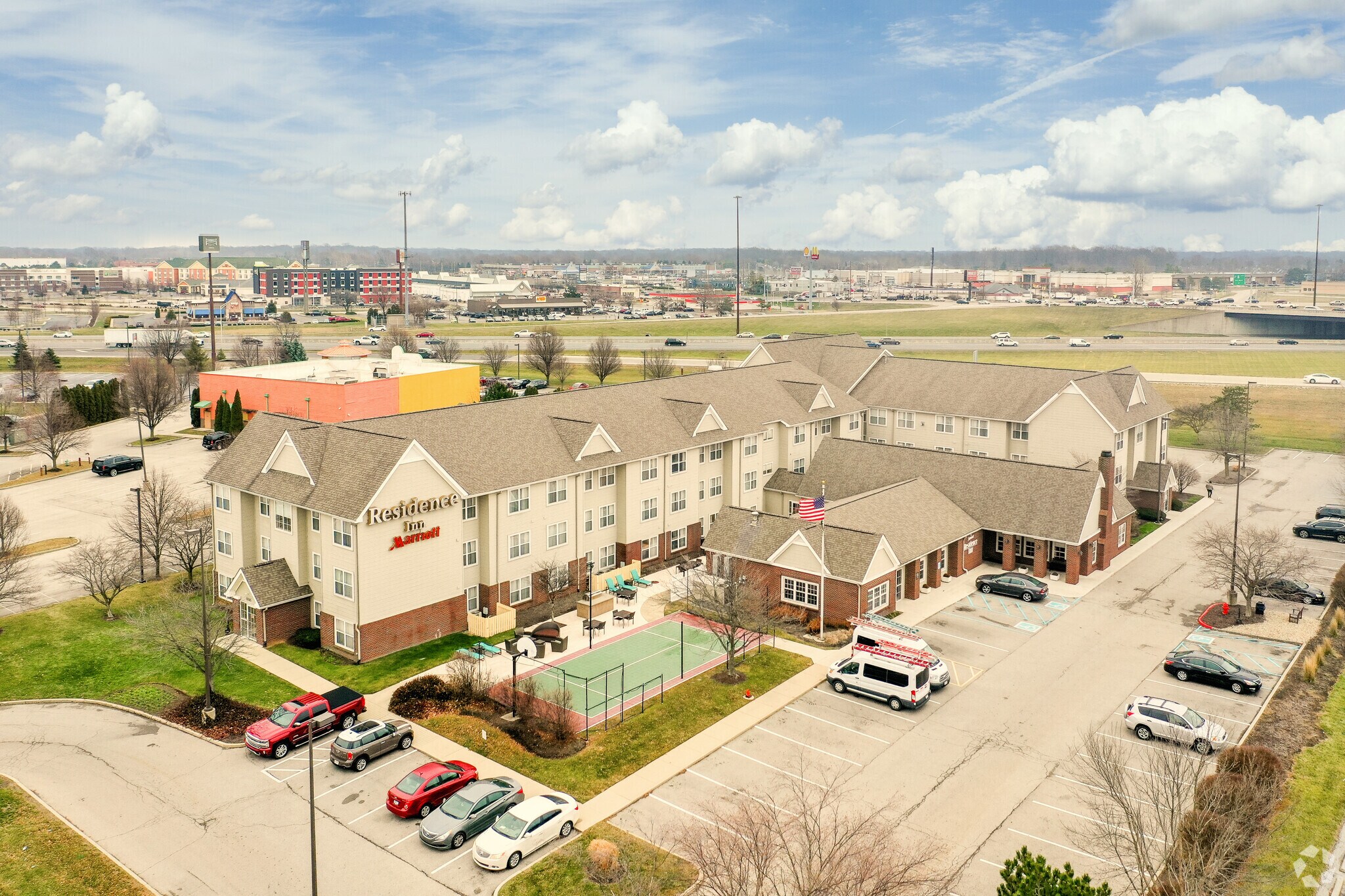 9765 Crosspoint Blvd, Indianapolis, IN à vendre Photo principale– Image 1 sur 24