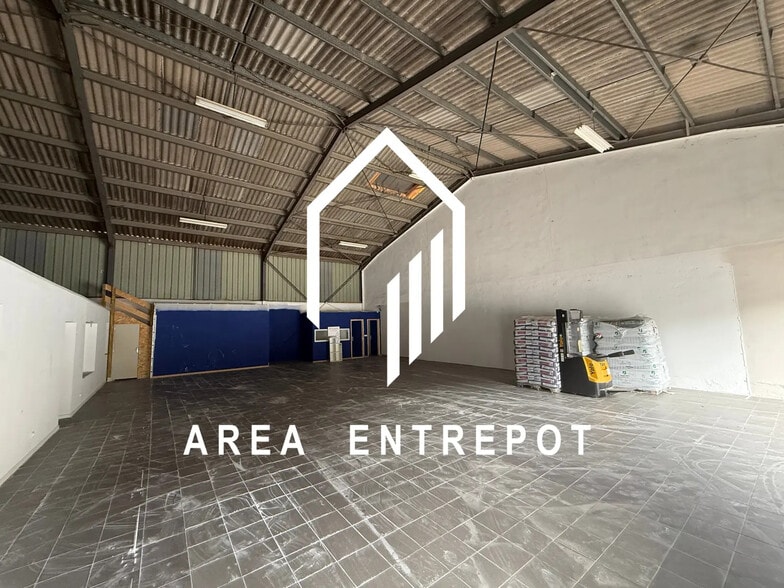 Local d’activités dans Gémenos à louer - Photo intérieure – Image 3 sur 7