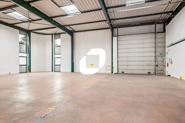 Plus de détails pour Bureau, Industriel/Logistique à louer