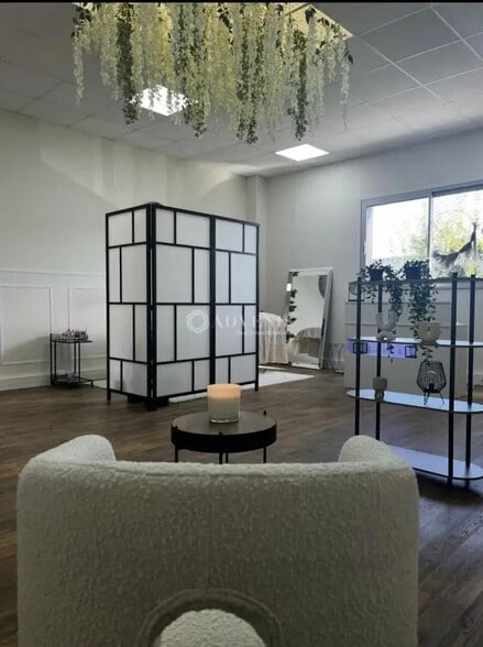 Bureau dans Montigny-le-Bretonneux à louer - Photo intérieure – Image 3 sur 10