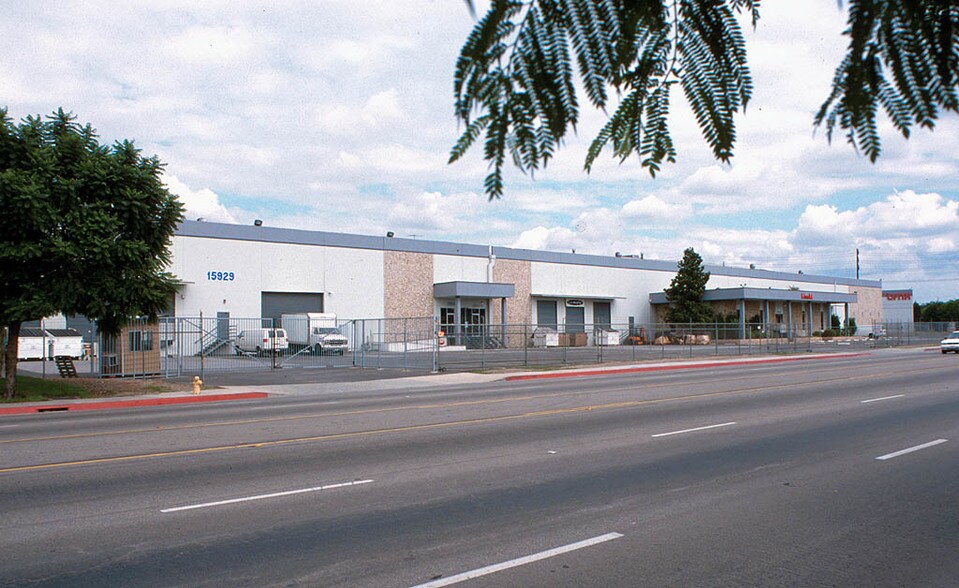 15929-15939 E Valley Blvd, City Of Industry, CA à louer - Photo de l’immeuble – Image 3 sur 20