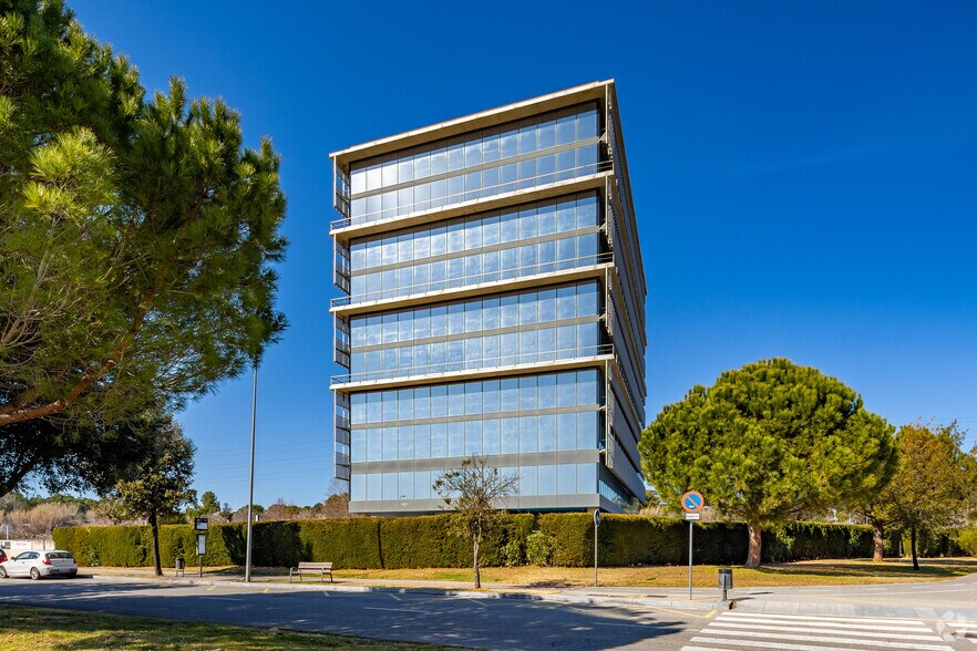 Avinguda Via Augusta, 71, Sant Cugat del Vallès, Barcelona à louer - Photo de l’immeuble – Image 3 sur 5