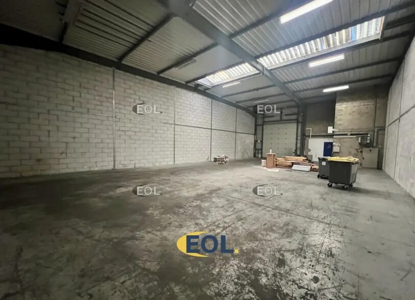 Local d’activités dans Gonesse à louer - Photo de l’immeuble – Image 2 sur 5