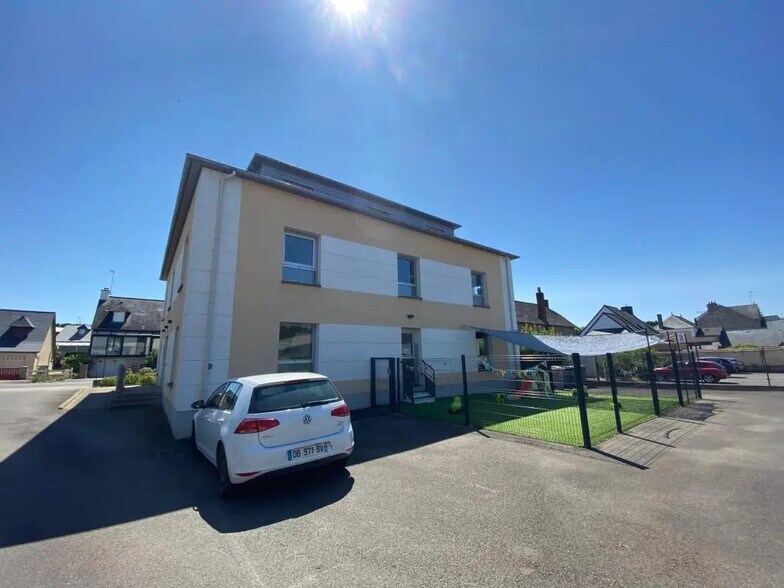 Bureau dans Betton à louer - Photo de l’immeuble – Image 1 sur 14