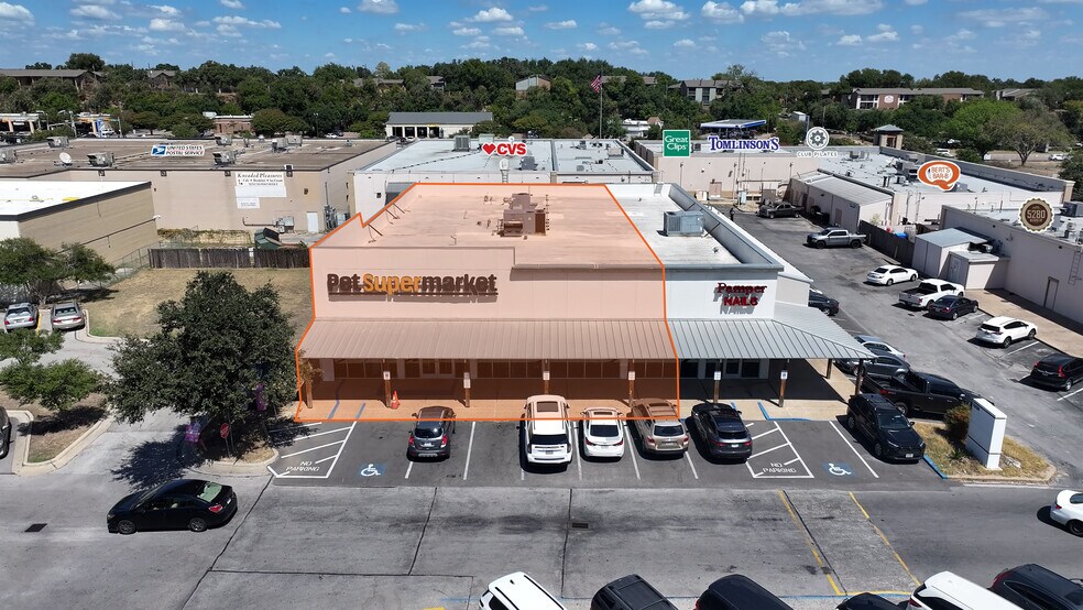 7028 Wood Hollow Dr, Austin, TX à louer - Photo de l’immeuble – Image 1 sur 5