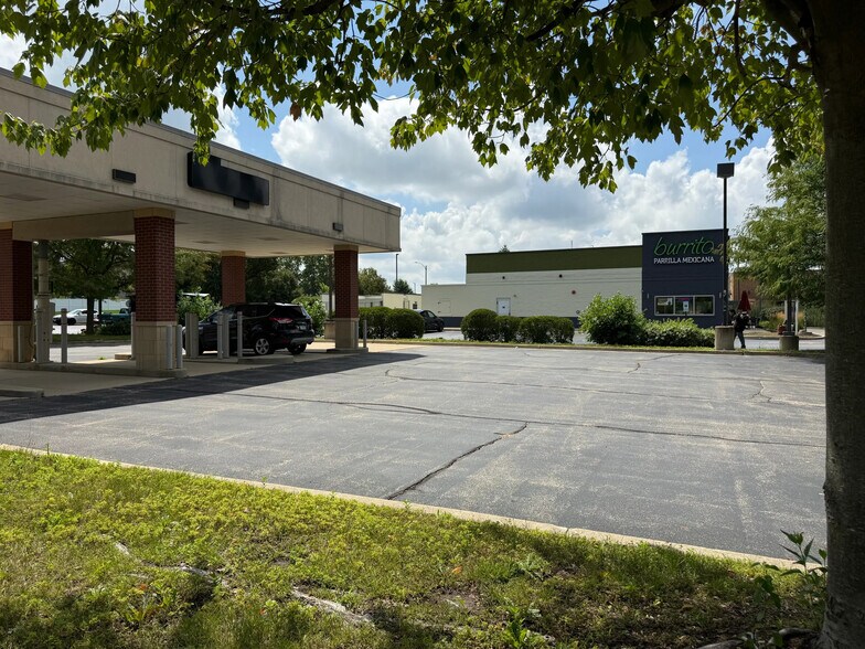 1978 W Wilson St, Batavia, IL à louer - Photo de l’immeuble – Image 3 sur 9