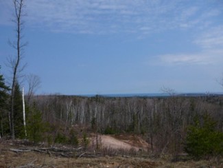 Plus de détails pour 725 County Rd HQ, Marquette, MI - Terrain à vendre