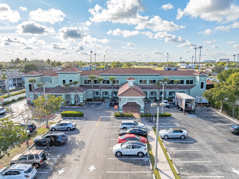 5301 N Dixie Hwy, Fort Lauderdale, FL à louer - Photo de l’immeuble – Image 3 sur 8