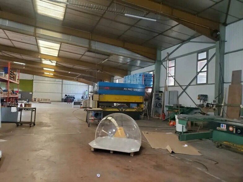 Industriel/Logistique dans CIVRIEUX-D'AZERGUES à vendre - Photo de l’immeuble – Image 3 sur 10