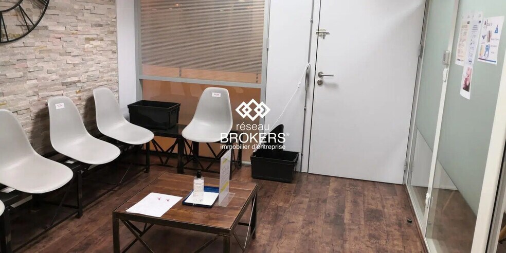 Bureau dans Saint-Cyr-sur-Loire à louer - Photo intérieure – Image 3 sur 4