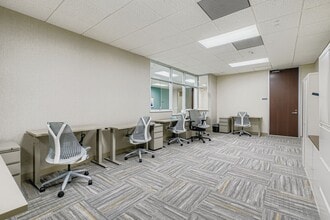 10001 Woodloch Forest Dr, The Woodlands, TX à louer Photo intérieure– Image 2 sur 9