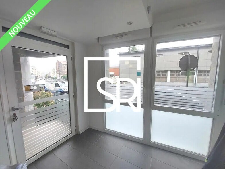 Bureau dans Clermont-Ferrand à vendre - Photo de l’immeuble – Image 1 sur 11