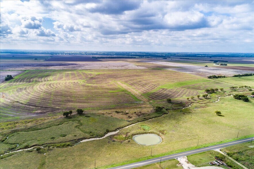 550 County Road 404, Taylor, TX à vendre - Aérien – Image 2 sur 24