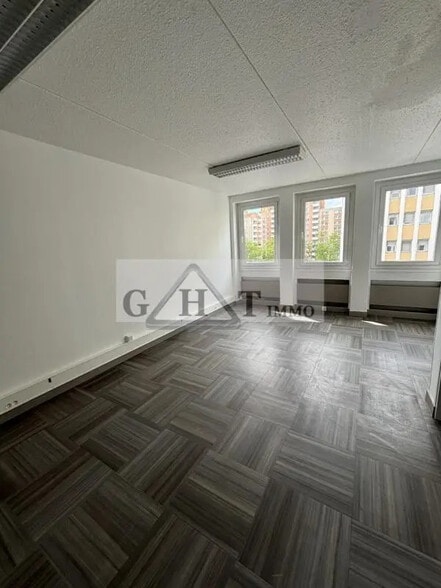 Bureau dans Ivry-sur-Seine à louer - Photo de l’immeuble – Image 1 sur 4