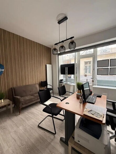 Local commercial dans Paris à louer - Photo de l’immeuble – Image 1 sur 3