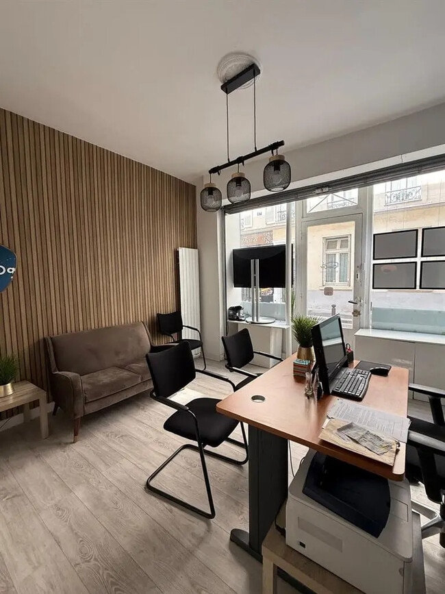 Plus de détails pour Local commercial à louer