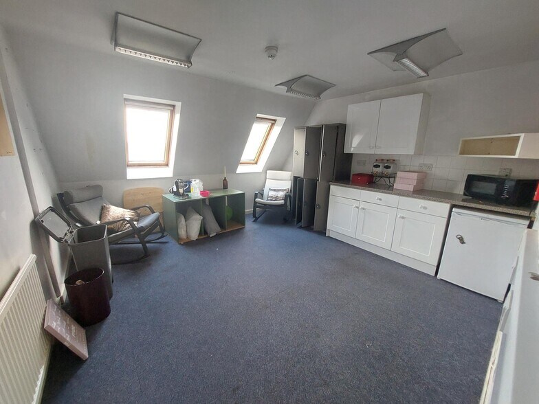 2 Biggar Rd, Edinburgh à louer - Photo de l’immeuble – Image 3 sur 6