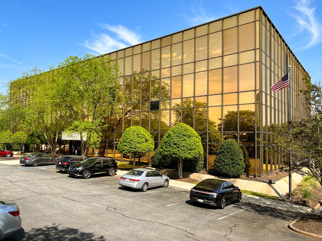 33 Villa Rd, Greenville, SC à louer Photo principale– Image 1 sur 15