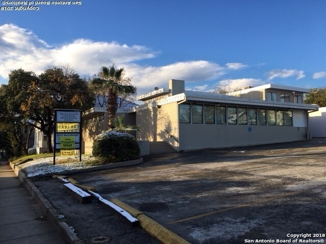 2515 McCullough Ave, San Antonio, TX à louer - Photo de l’immeuble – Image 2 sur 23