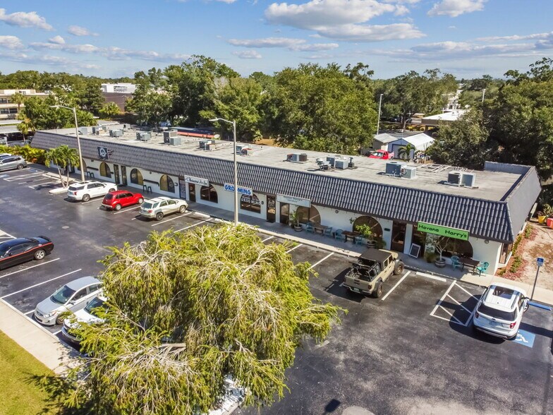 14219 Walsingham Rd, Largo, FL à louer - Photo de l’immeuble – Image 2 sur 21