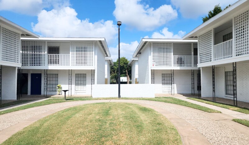 4742 Yale St, Houston, TX à vendre - Photo de l’immeuble – Image 2 sur 29