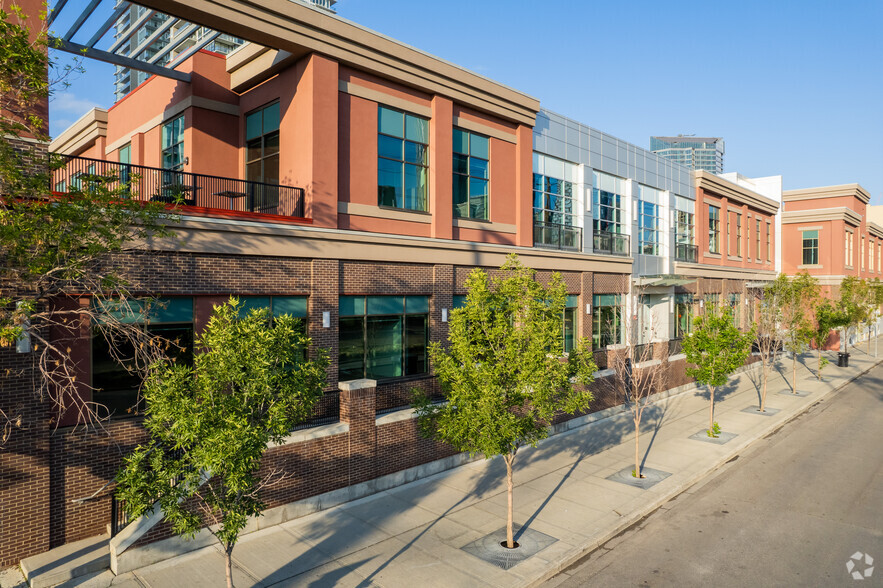 409 10th Ave, Calgary, AB à louer - Photo de l’immeuble – Image 1 sur 7