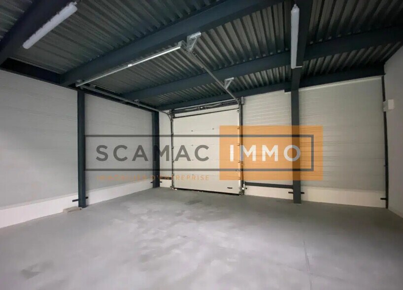 Industriel/Logistique dans Bussy-Saint-Georges à louer - Photo de l’immeuble – Image 3 sur 5
