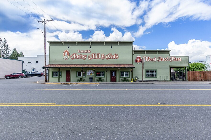 14836 OR-38, Elkton, OR à vendre - Photo principale – Image 1 sur 49