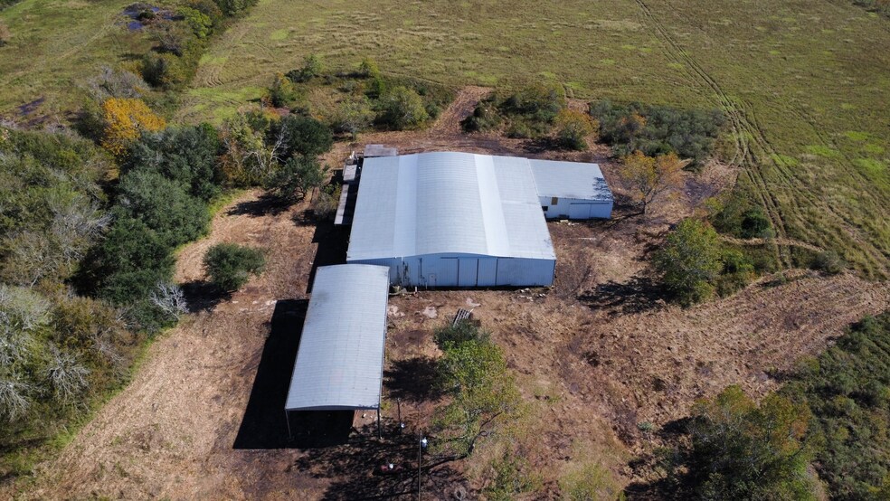 111 County Road 237, Wadsworth, TX à louer - Photo de l’immeuble – Image 1 sur 9