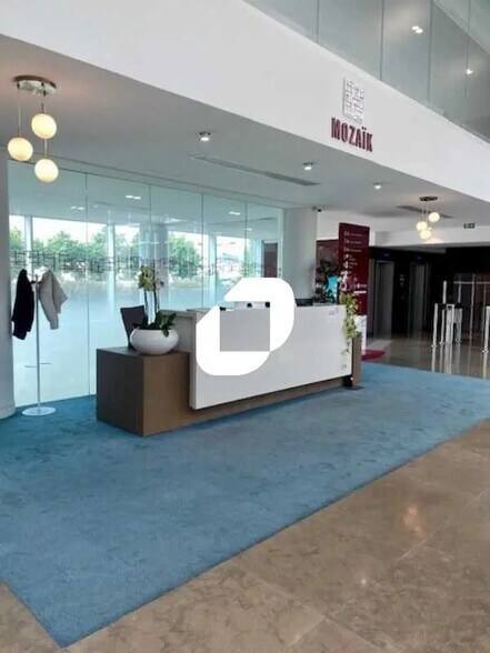 Bureau dans Rueil-Malmaison à louer - Photo de l’immeuble – Image 2 sur 29