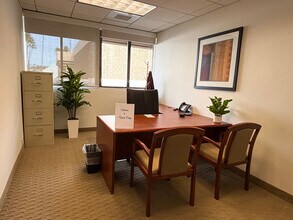 777 E Tahquitz Canyon Way, Palm Springs, CA à louer Photo intérieure– Image 2 sur 2