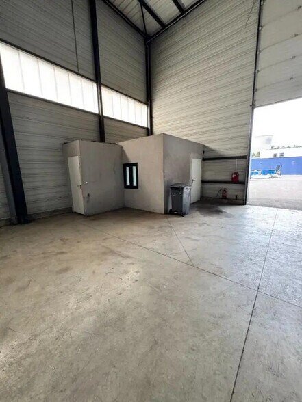 Industriel/Logistique dans Saint-Avold à louer - Photo intérieure – Image 2 sur 6