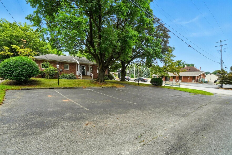 2214 S Queen St, York, PA à vendre - Photo de l’immeuble – Image 3 sur 13
