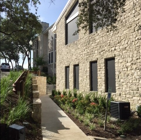 1015 Beecave Woods, Rollingwood, TX à louer - Photo de l’immeuble – Image 2 sur 5