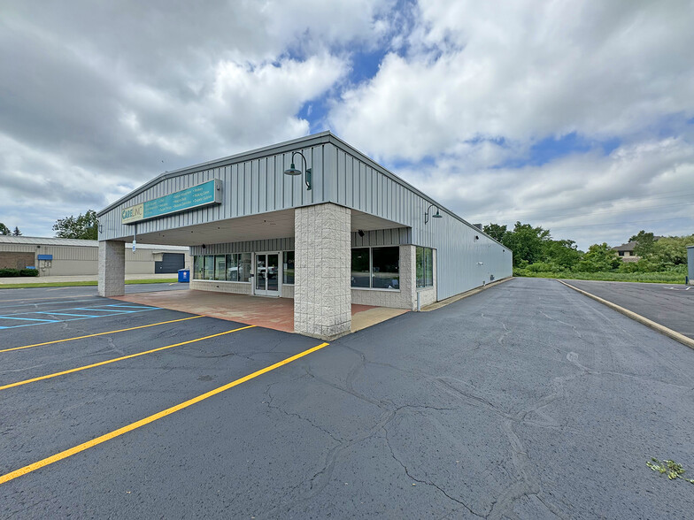 693 E Lakewood Blvd, Holland, MI à vendre - Photo de l’immeuble – Image 3 sur 12