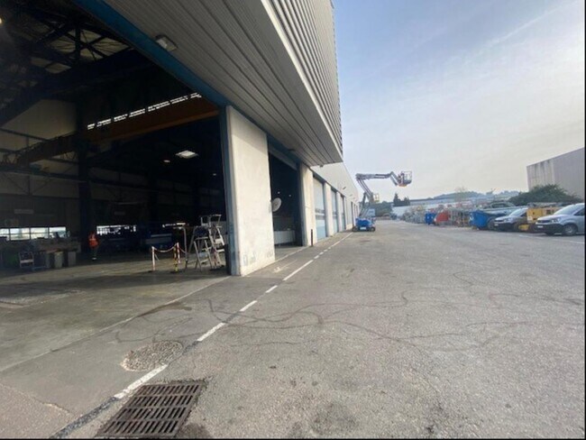 Plus de détails pour Bureau, Industriel/Logistique à louer