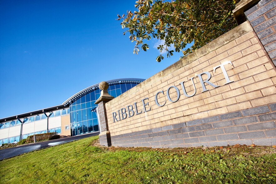 Blackburn Rd, Padiham à louer - Photo de l’immeuble – Image 2 sur 27