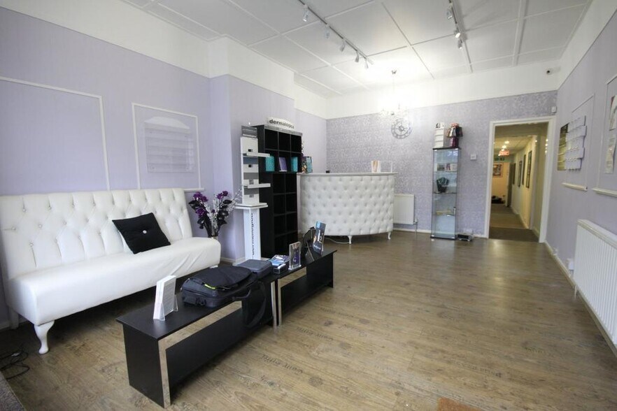 10 High St, Leeds à vendre - Photo de l’immeuble – Image 3 sur 8