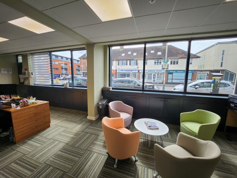 103 Manor Way, Ruislip à louer - Photo intérieure – Image 1 sur 15