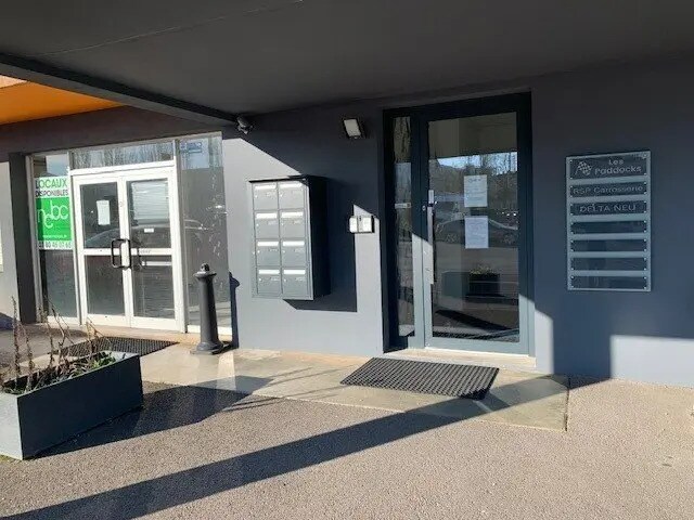 Local d'activités dans Fontaine-lès-Dijon à vendre - Hall d’entrée – Image 2 sur 8