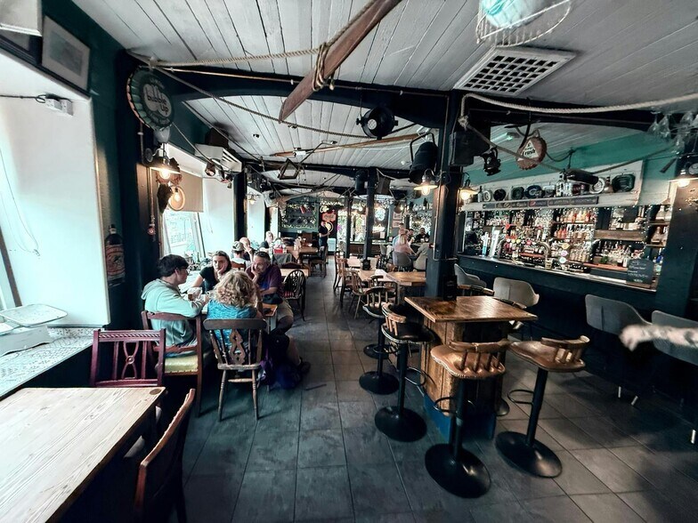 Quay Rd, Looe à vendre - Photo de l’immeuble – Image 2 sur 11