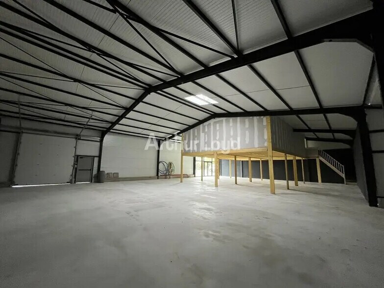 Local d’activités dans Bétheny à louer - Photo intérieure – Image 3 sur 6