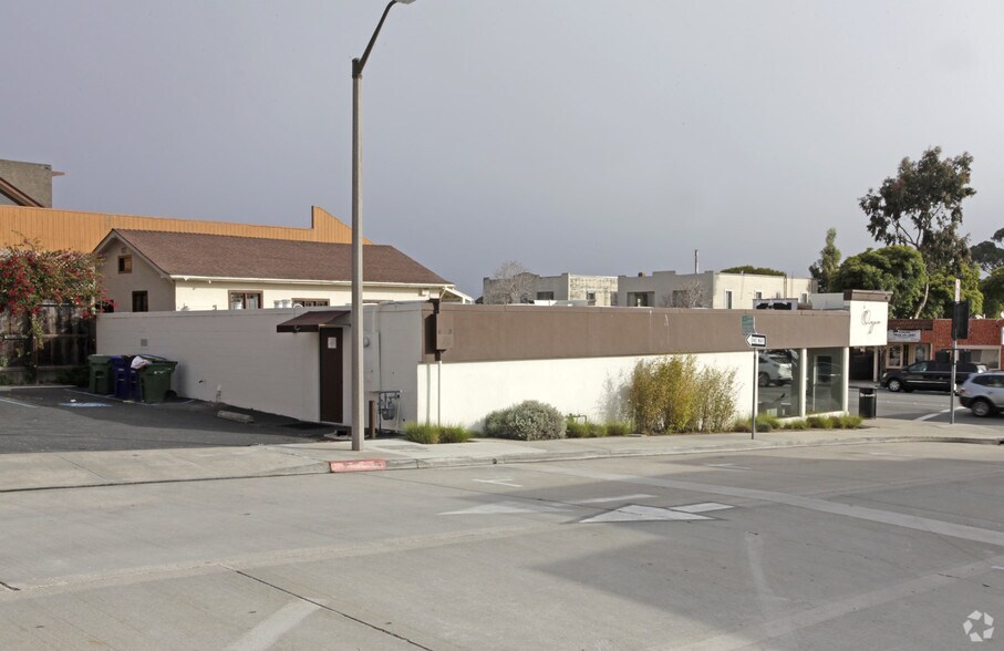 201 Lighthouse Ave, Monterey, CA à louer - Photo de l’immeuble – Image 2 sur 18