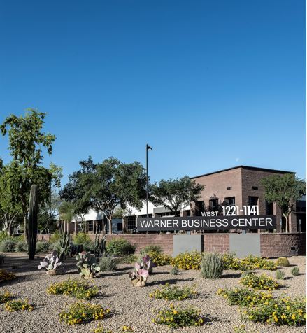 1121 W Warner Rd, Tempe, AZ à louer - Photo de l’immeuble – Image 2 sur 20