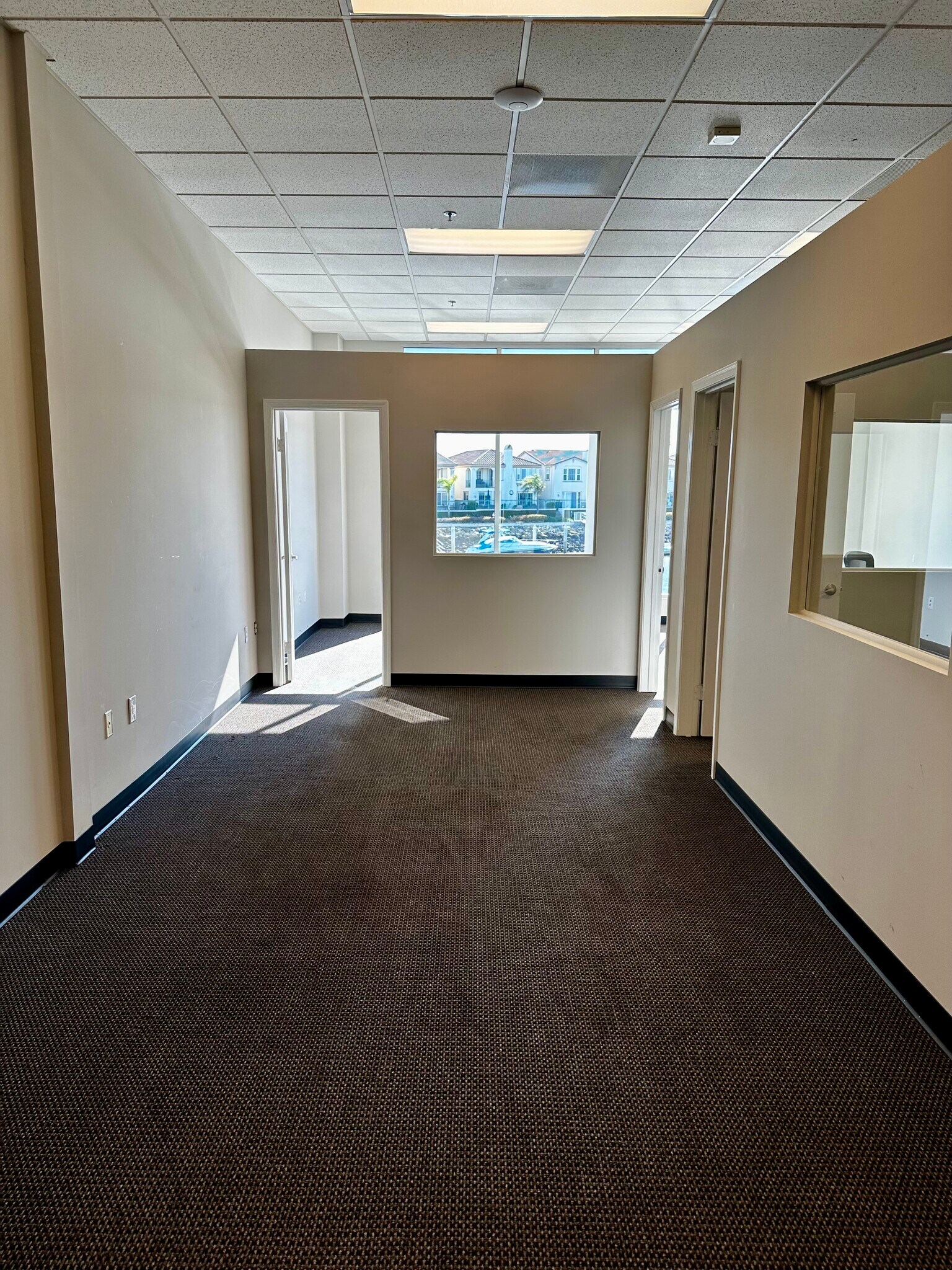 4300 Tradewinds Dr, Oxnard, CA à louer Photo intérieure– Image 1 sur 5