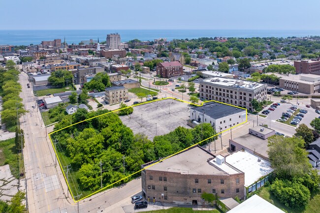 Plus de détails pour 816 6th St, Racine, WI - Bureau à vendre